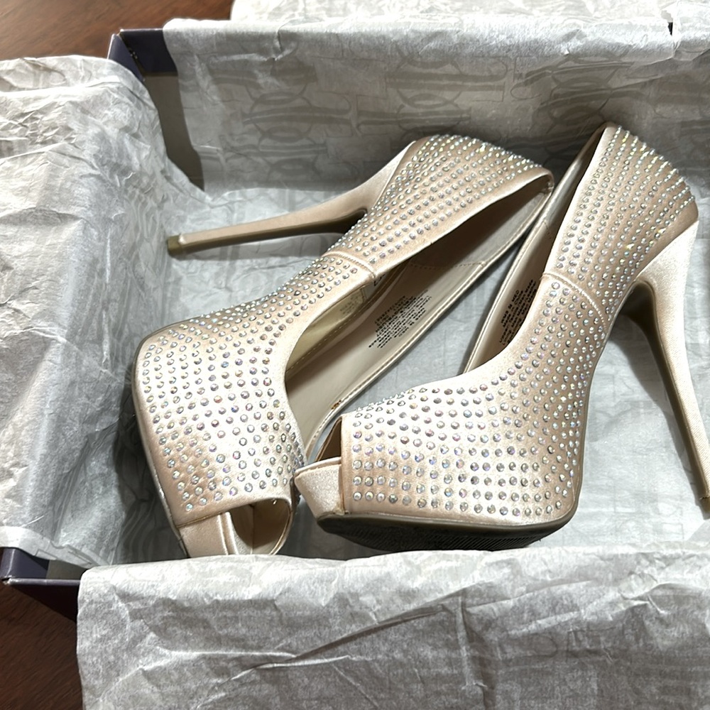 Jennifer Lopez Rhinestone Peep-Toe Heels S-6.5